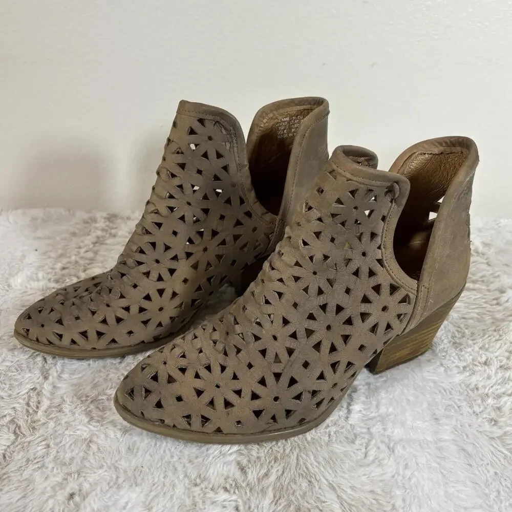 Musse & Cloud Taupe Laser Cut Ankle Booties Womens 8 EU 39 Leather 2.5” Heel